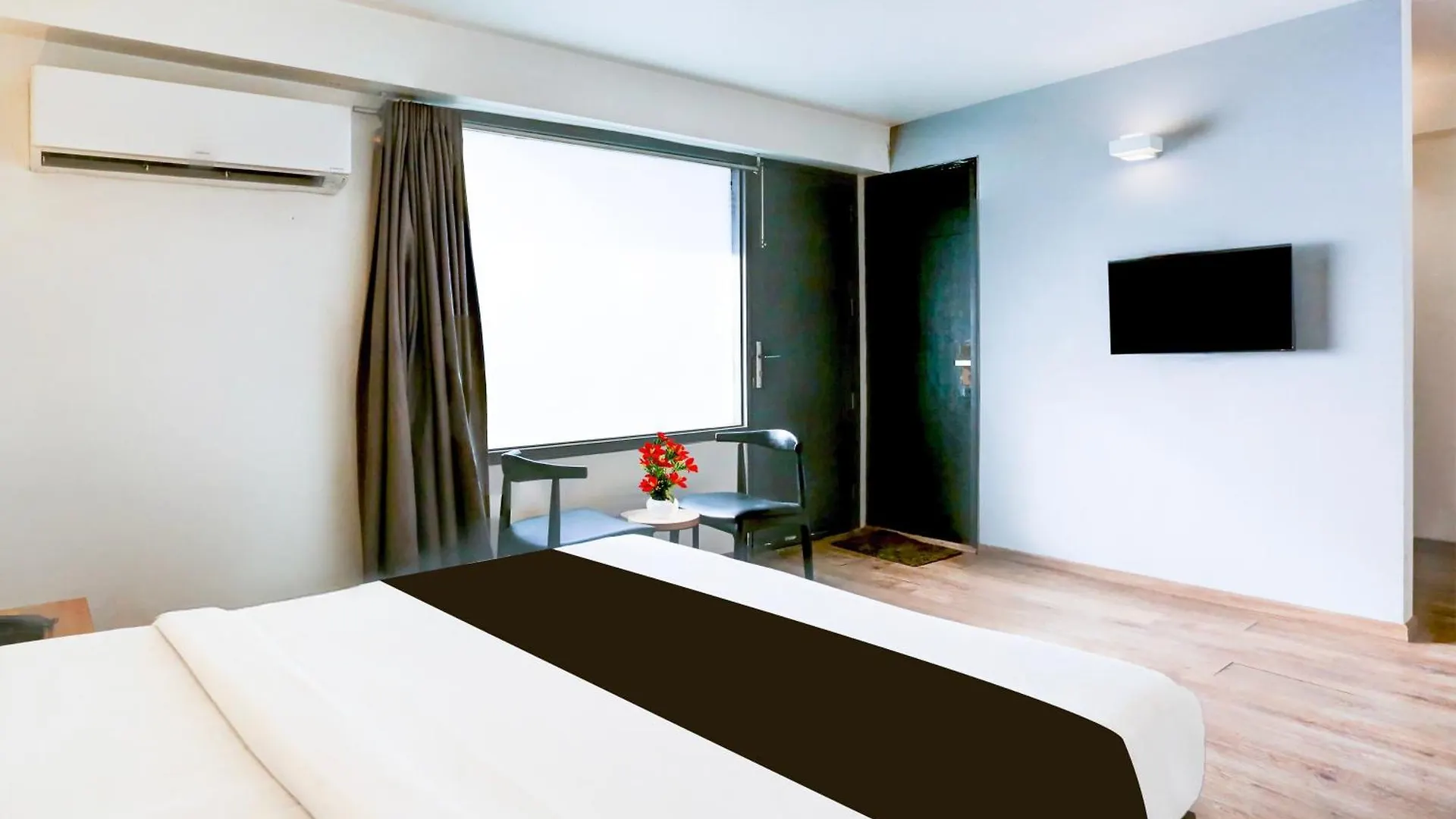 Hotel Super Townhouse Sector 57 Gurgaon Near Hong Kong Bazaar