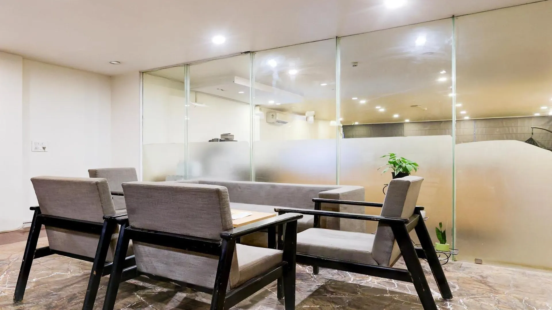 Hotel Super Townhouse Sector 57 Gurgaon Near Hong Kong Bazaar