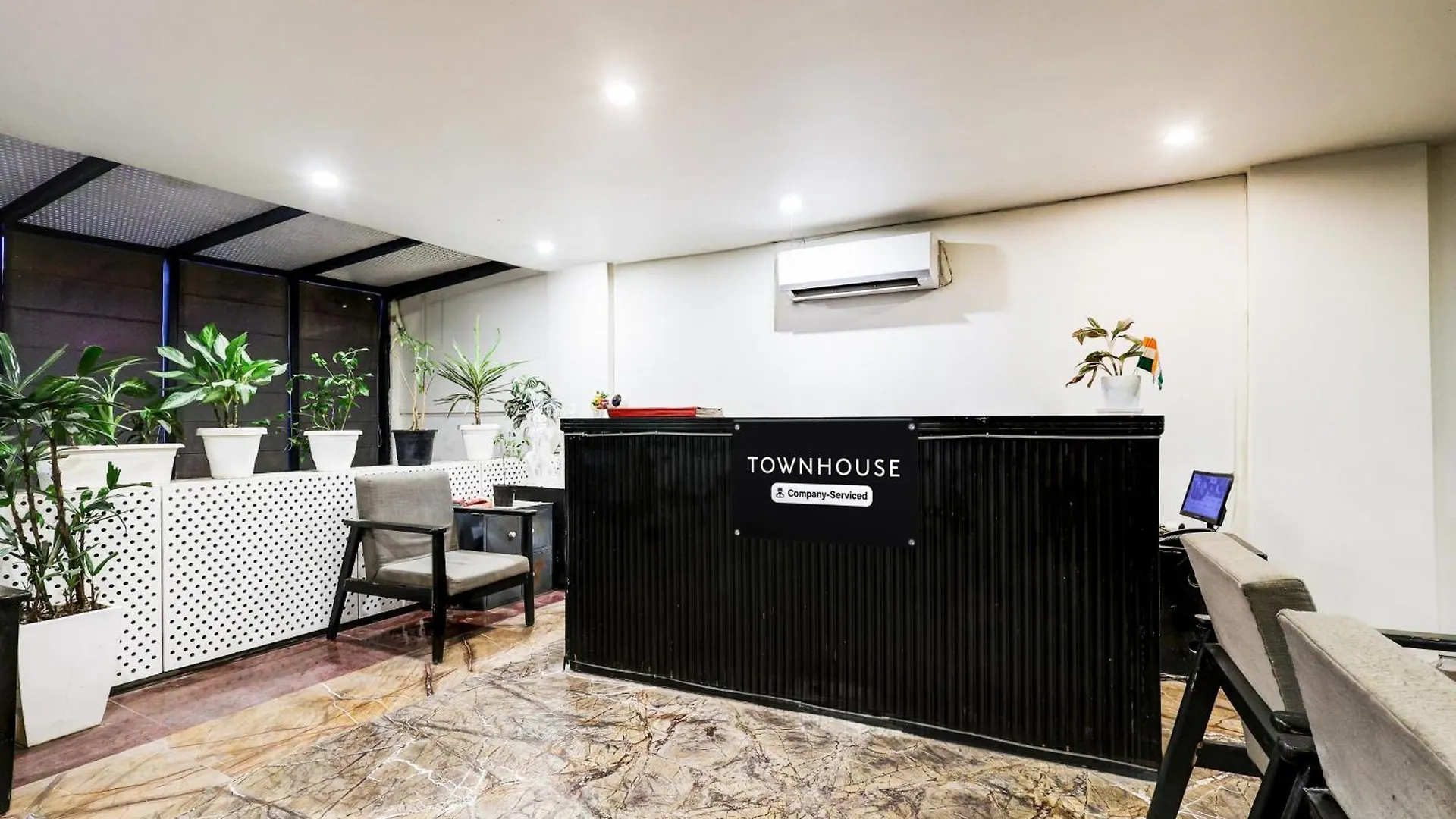 Hotel Super Townhouse Sector 57 Gurgaon Near Hong Kong Bazaar 0*,  Inde